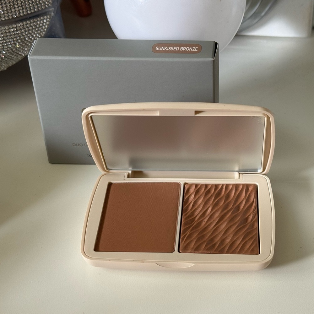 Cover FX Monochromatic Bronzer Duo Sunkissed Bronze Matte + Shimmer Vegan